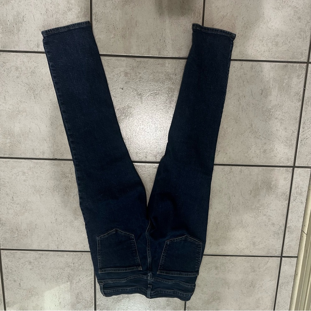 Classic Blue Women's Jeans High Rise Vintage Slim Jeans EUC Gap Denim - Picture 7 of 7